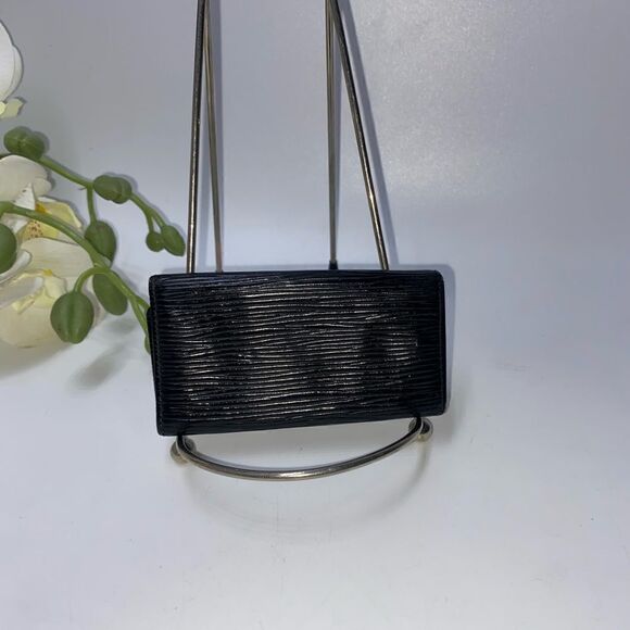 Authentic Louis Vuitton Epi Leather 4 Key Wallet Black - Picture 3 of 8